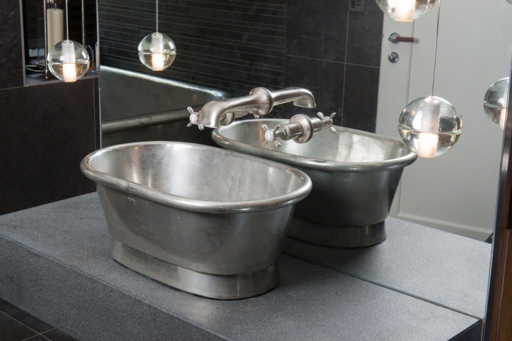 Tin Aequs Basin with Tin Interior