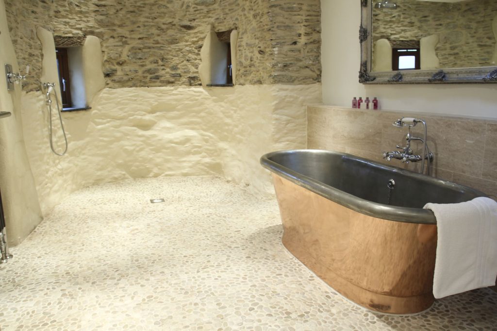 Copper Aequs with Tin Interior