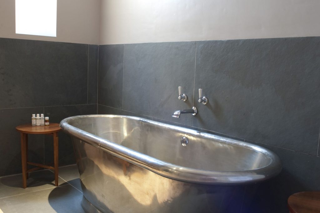 Tin Aequs Bath with Tin Interior