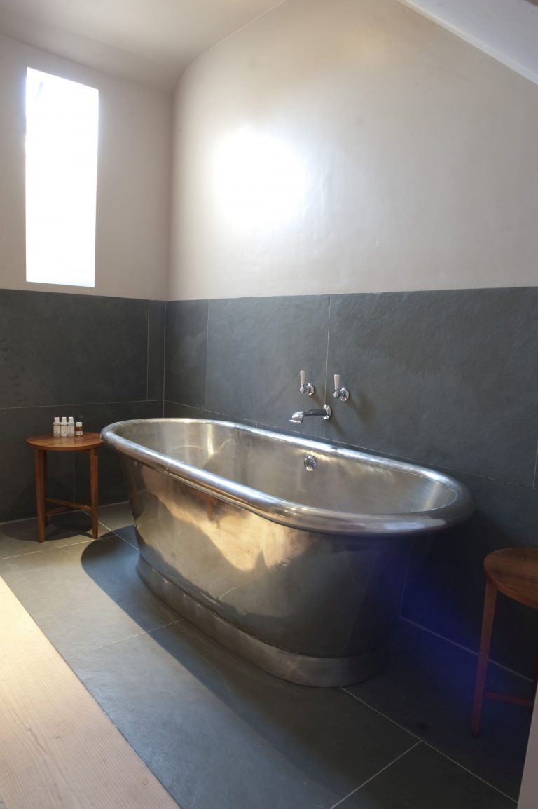 Tin Aequs Bath with Tin Interior