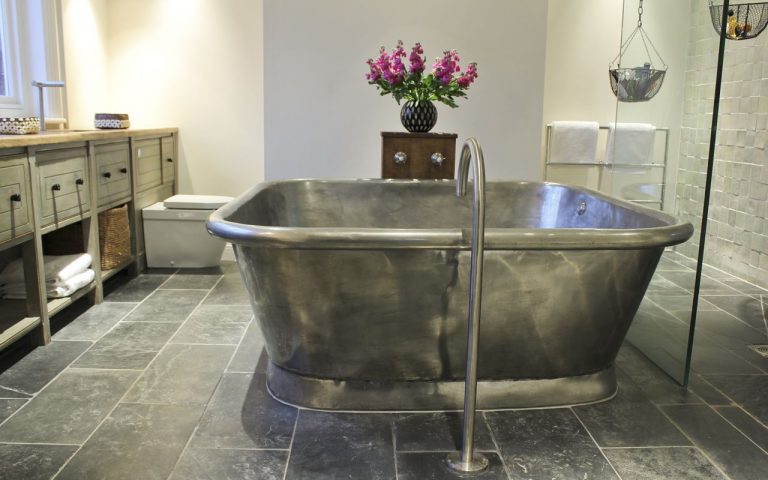 Tin Alvius Bath with Tin Interior