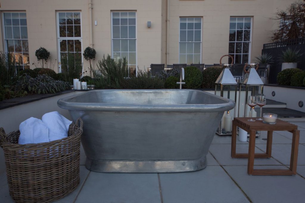 Tin Alvius Bath with Tin Interior