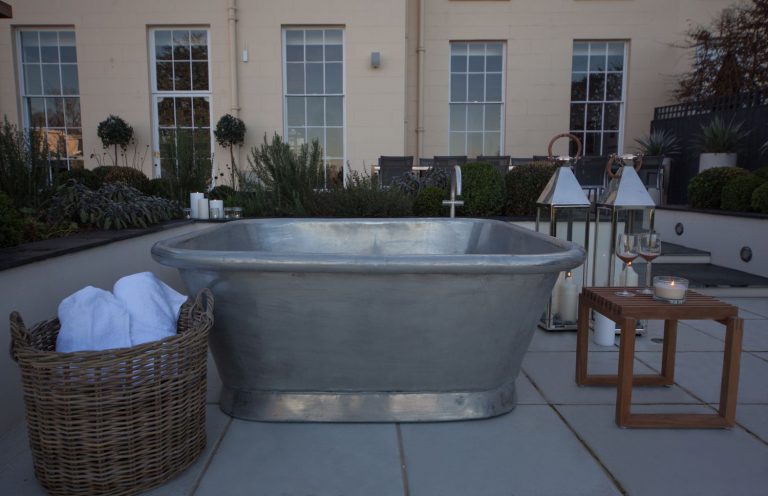 Tin Alvius Bath with Tin Interior