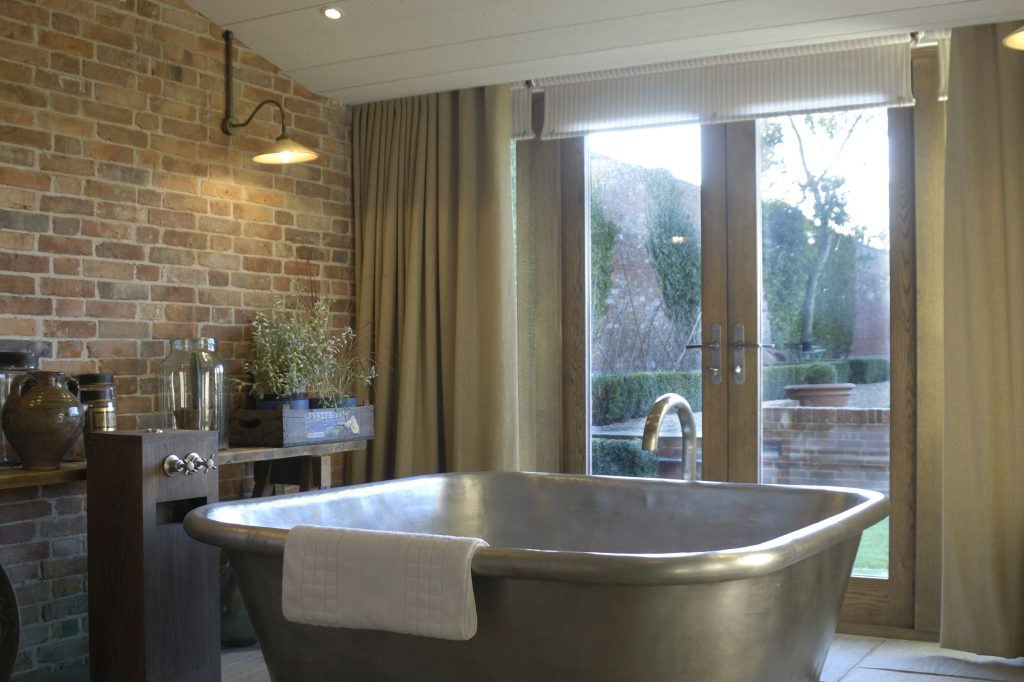 Tin Alvius Bath with Tin Interior