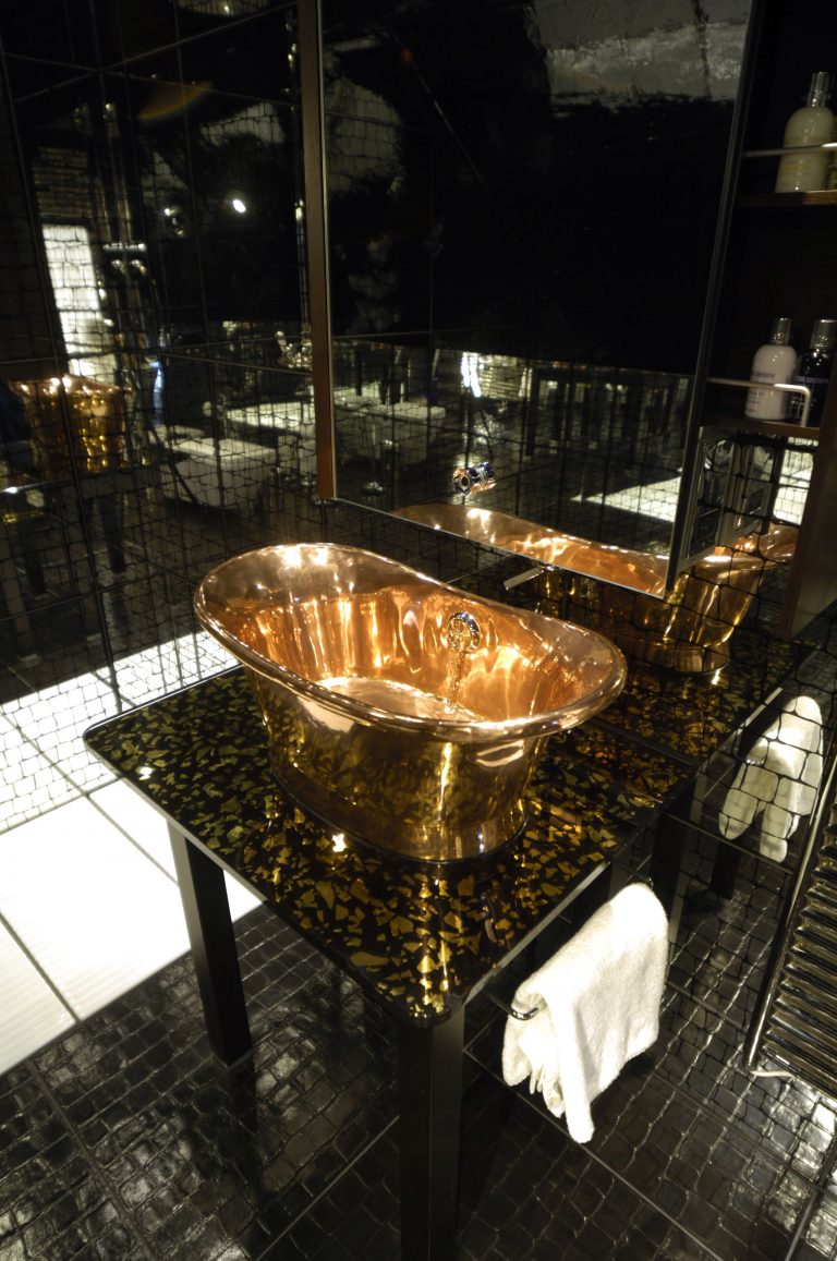 Copper Bateau Basin with Copper Interior