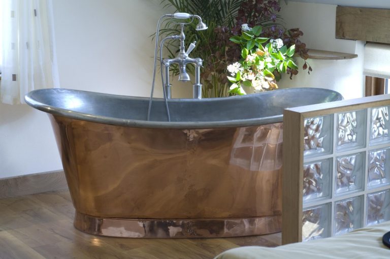 Copper Bateau Bath with Tin Interior