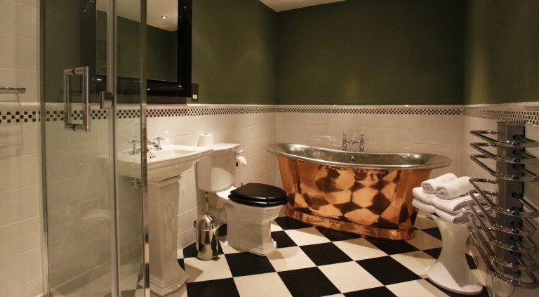 Copper Bateau Bath with Tin Interior