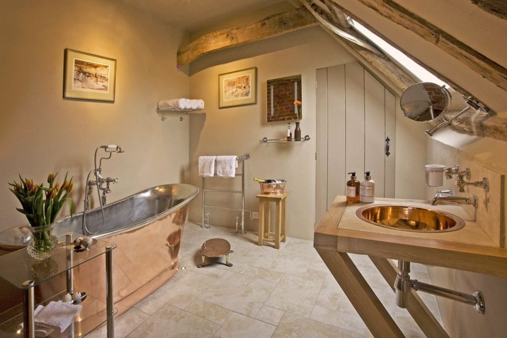Copper Bateau Bath with Tin Interior