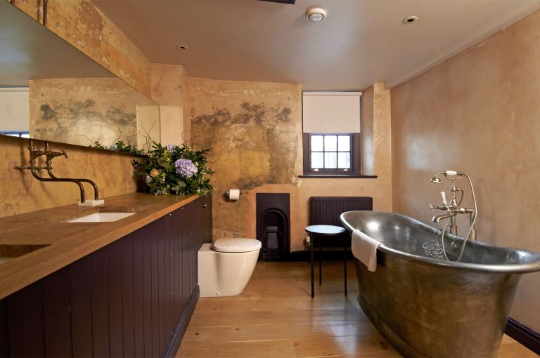 Tin Bateau Bath with Tin Interior