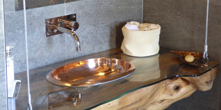 Copper Corana Basin with Copper Interior