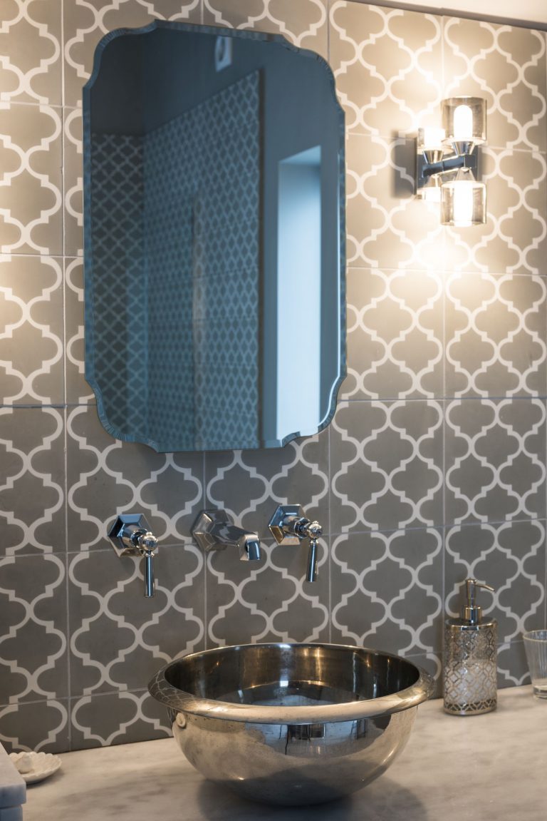 Nickel Curva Basin with Nickel Interior