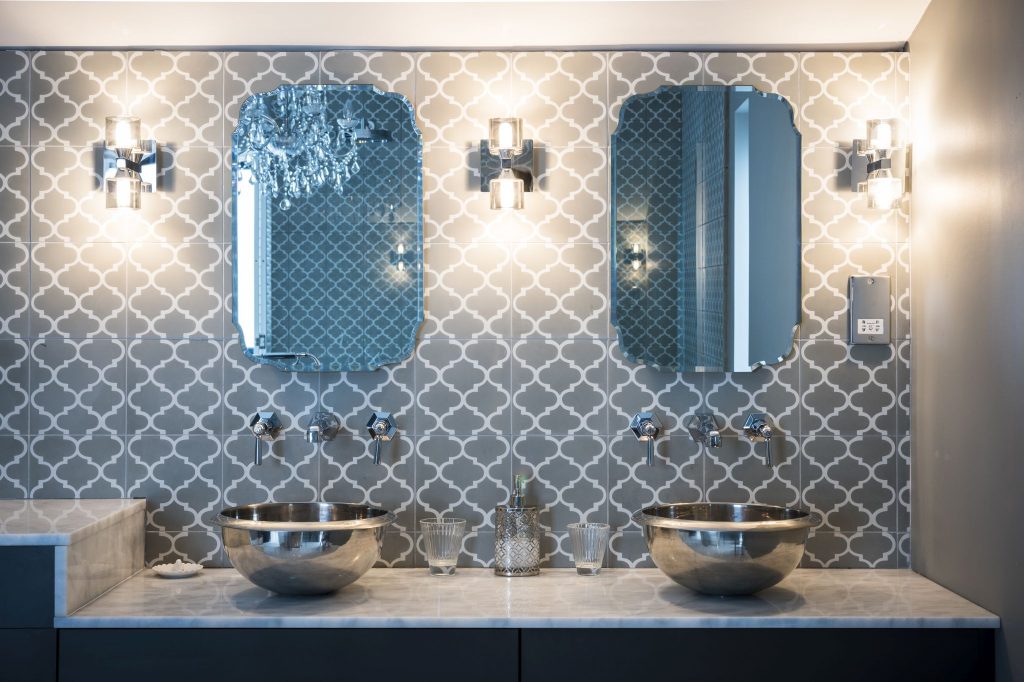 Nickel Curva Basin with Nickel Interior