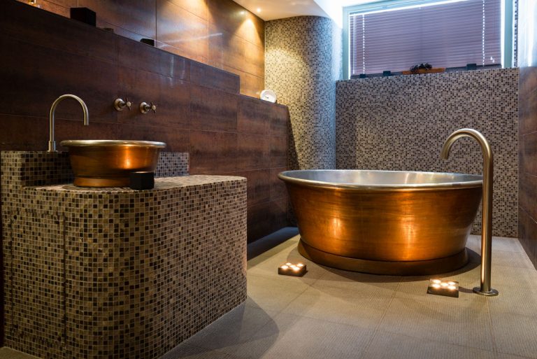 Patina Rotundus Bath with Tin Interior
