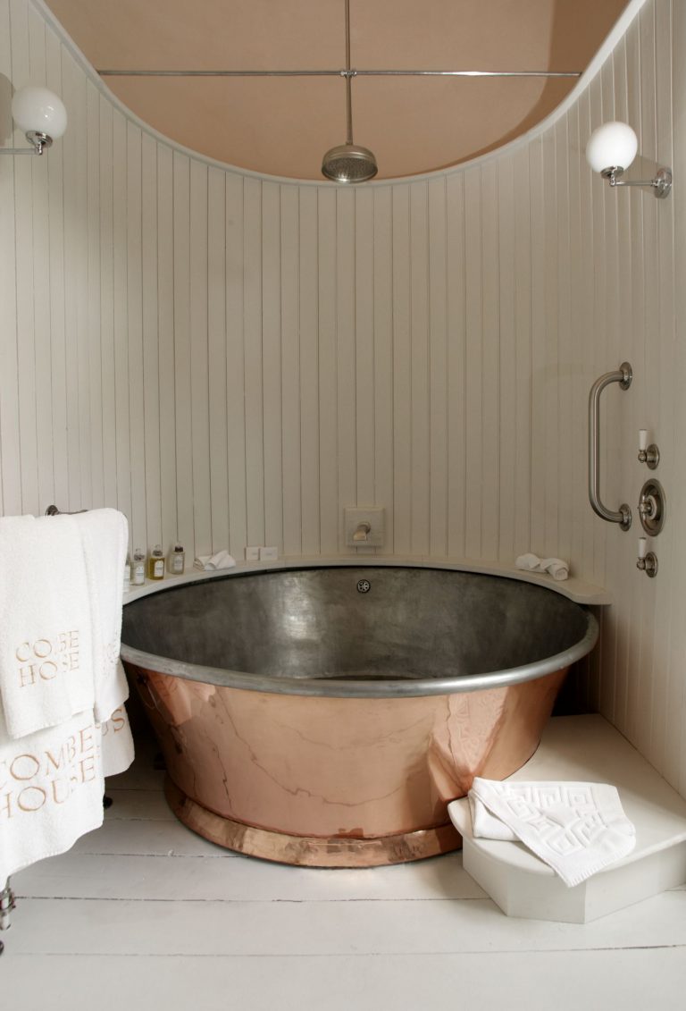 Copper Rotundus Bath with Tin Interior