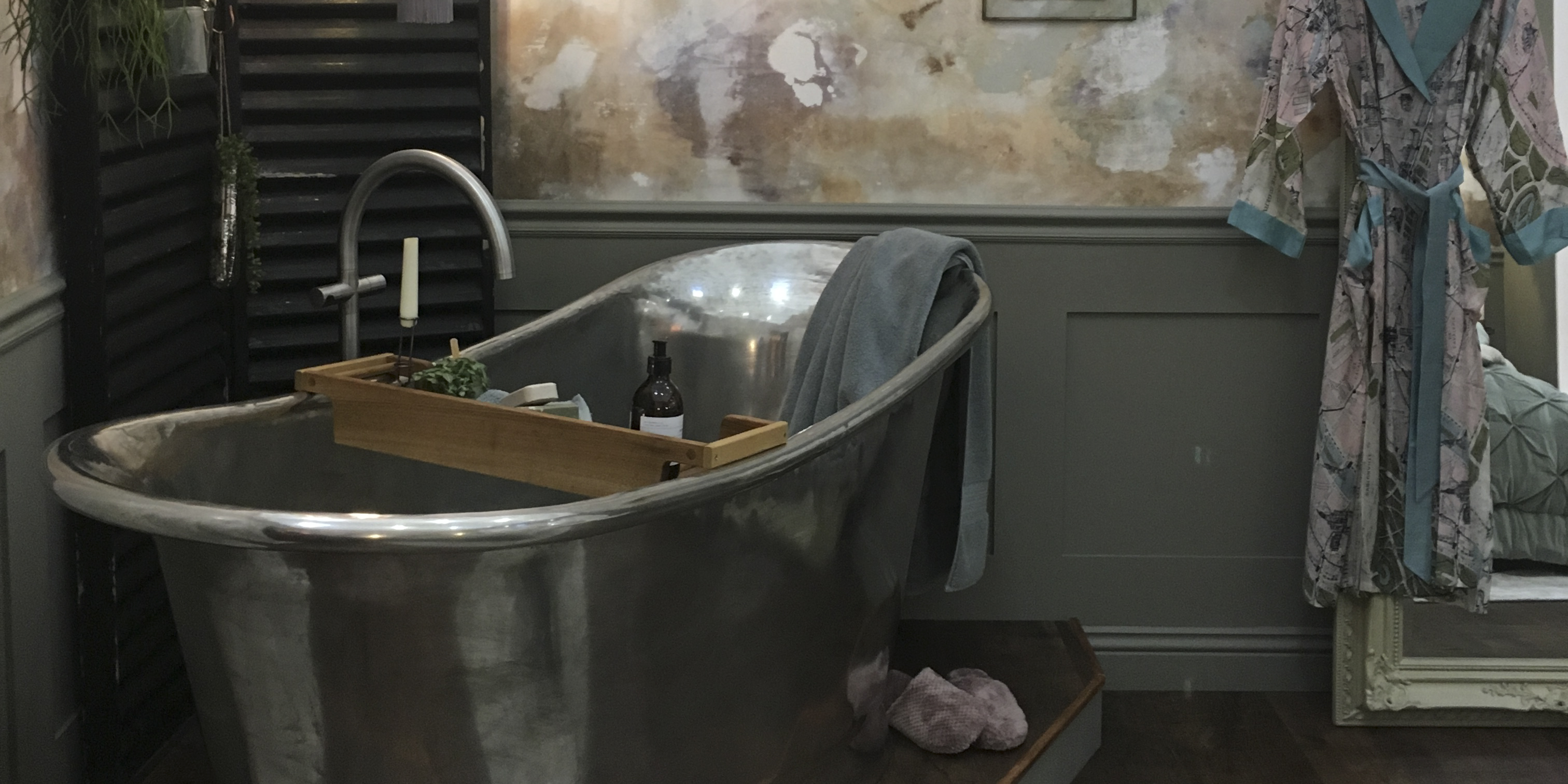 William Holland handcrafted Tin Bateau Bath