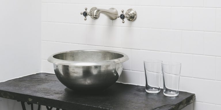 Tin Curva Basin with Tin Interior