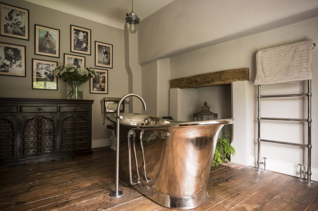 Nickel Bateau Bath