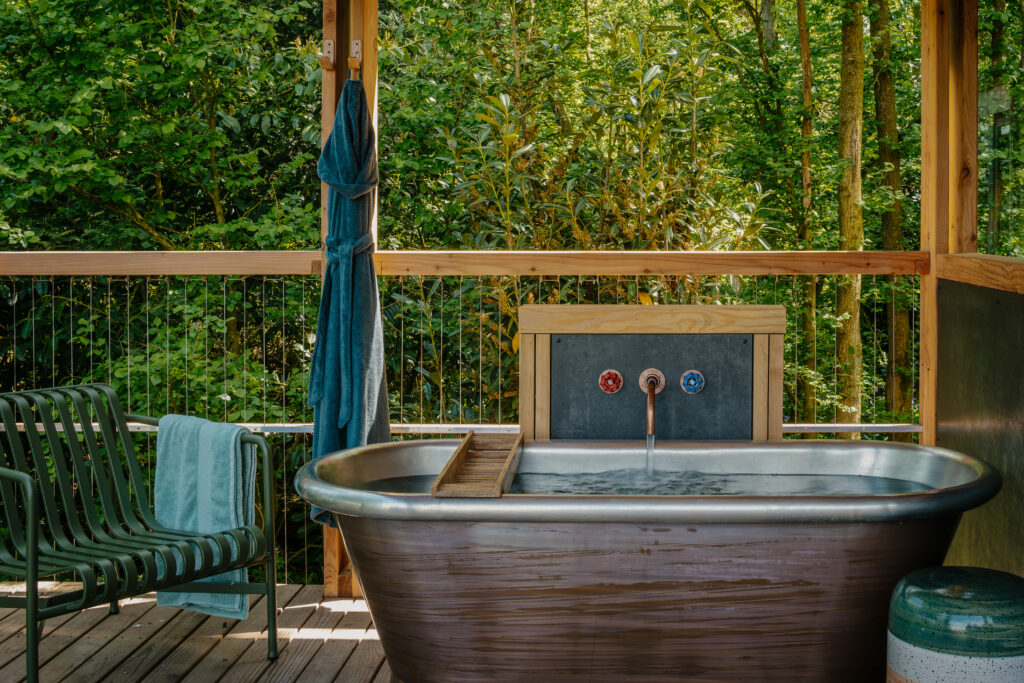 Outdoor Copper Baths at Elmore Courts Luxury Treehouses
